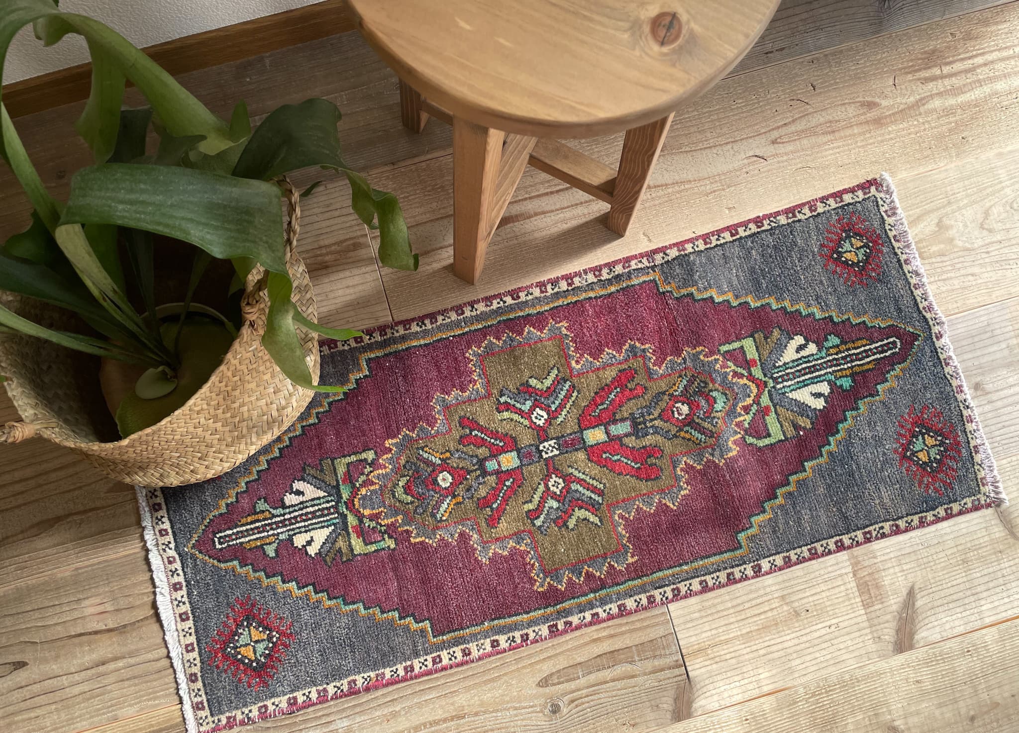 グレーのオールドキリム